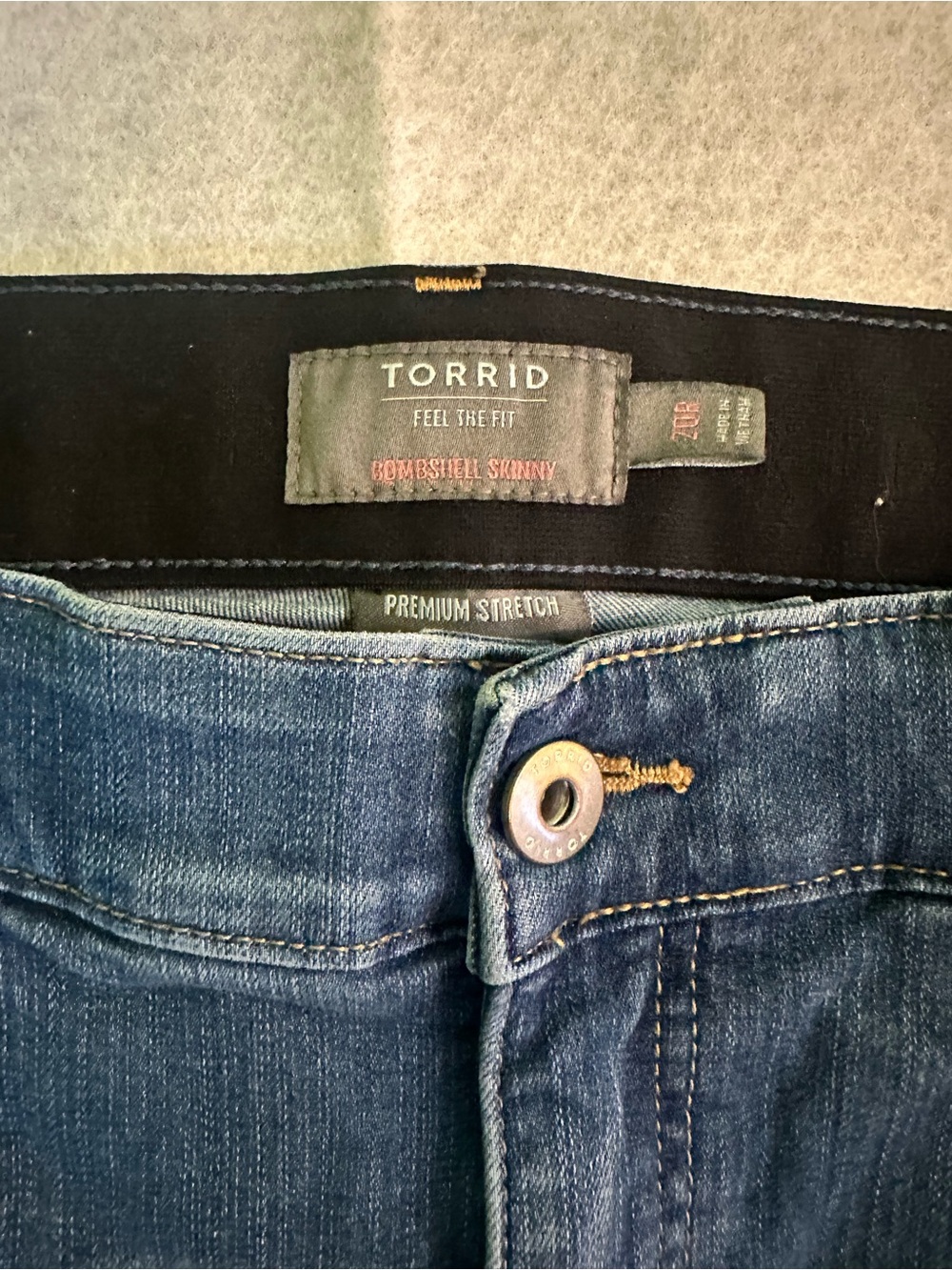 Torrid Bombshell Skinny Jeans 20R Preppy Classic Comfort Stretch Denim Blue